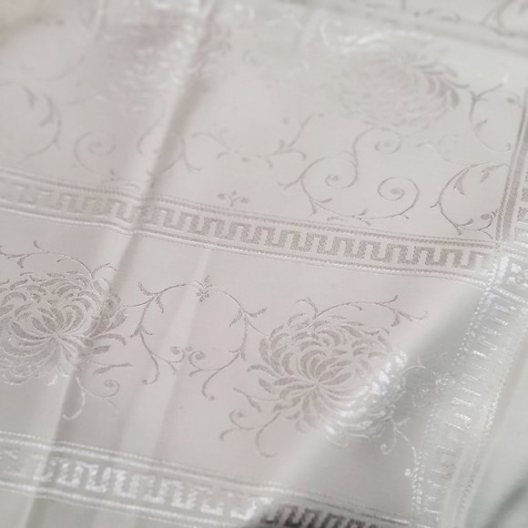 Damask Tablecloth Bates Rayon Supreme Ivory 66 x 84 Rectangle New Old Stock - Picture 1 of 12